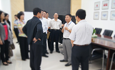 Chen Yunxian, der Vizegouverneur der Provinz Guangdong, kam zu Large Power, um Arbeitsunterricht zu erhalten.