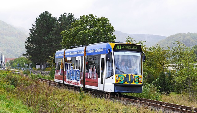 tram-1726431_640.jpg